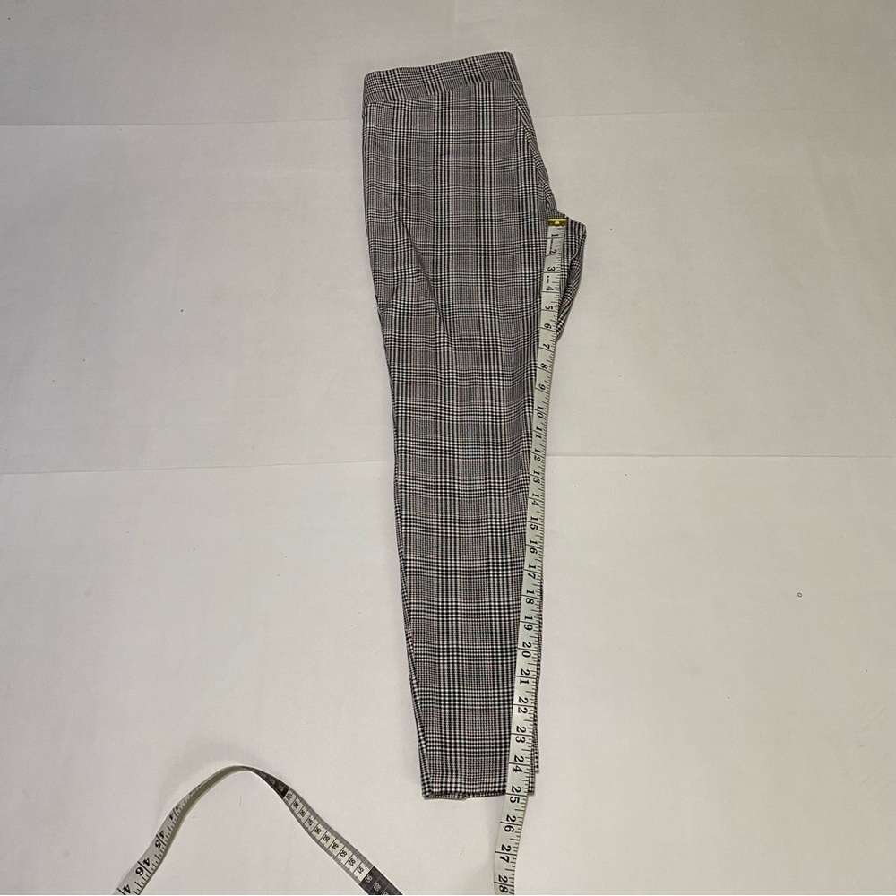56. Old Navy Houndstooth High Rise Pants - Picture 8 of 10